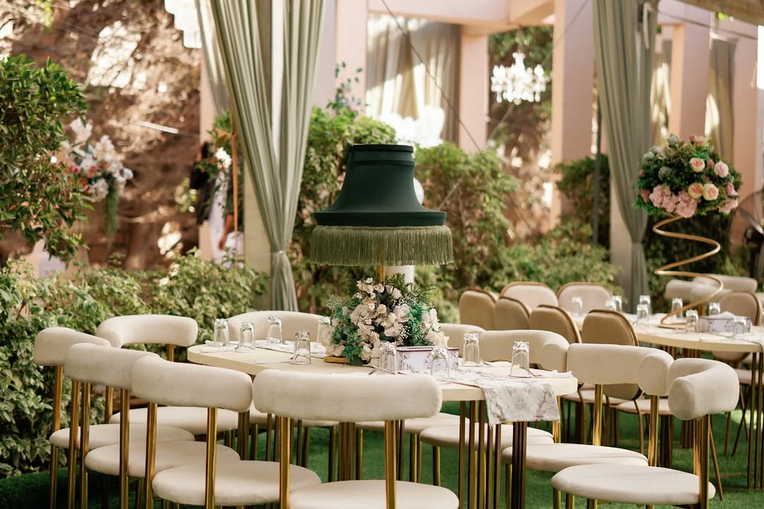 Villa le Mariage — Table setting